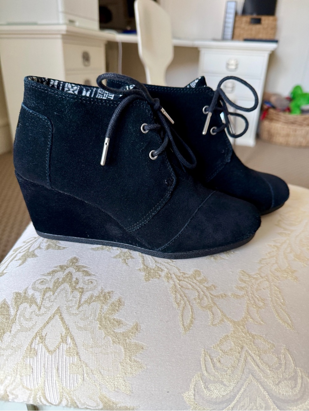 Toms Women’s Black Suede Lace-Up Wedge Ankle Booties
